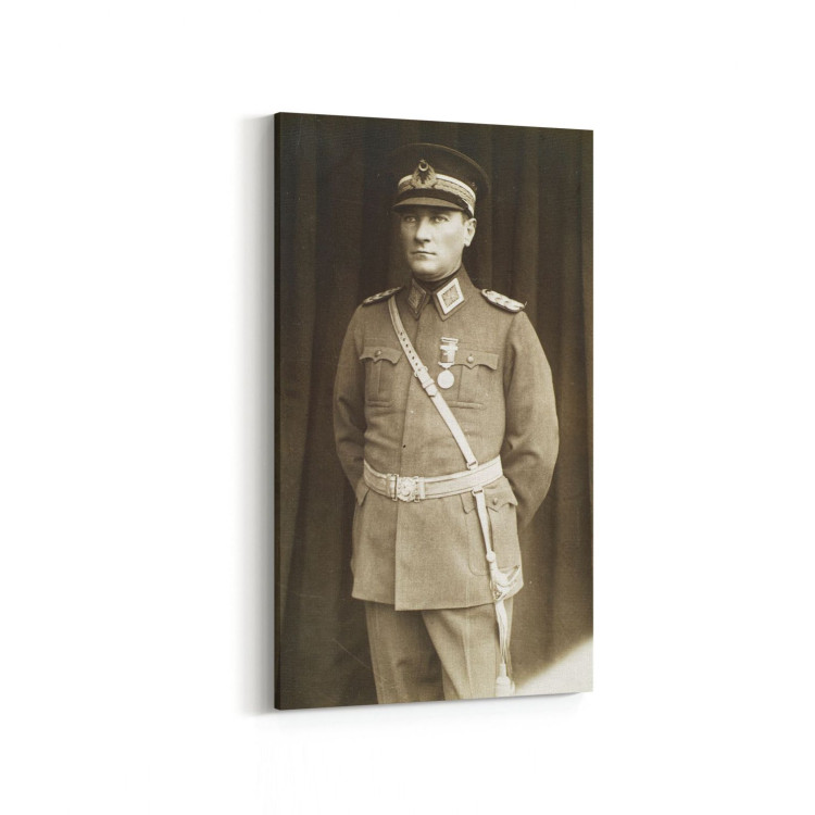 12408DD Mustafa Kemal Atatürk Dikey Dar Kanvas Tablo